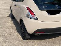 Usata Lancia Ypsilon 69 CV (50 kW) 2019 Marrone Utilitaria