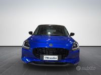 Usata Suzuki Swift 83 CV (61 kW) 2024 Blu tetto nero Utilitaria