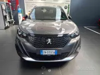 Usata Peugeot 2008 Allure 101 CV (74 kW) 2023 Grigio SUV