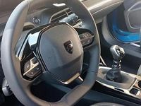 Usata Peugeot 2008 Allure 101 CV (74 kW) 2024 Blu SUV