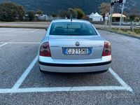 Usata VW Passat 130 CV (95 kW) 2003 Grigio Berlina