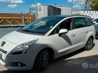 Usata Peugeot 5008 Business-Line 115 CV (84 kW) 2013 Bianco Monovolume