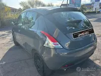 Usata Lancia Ypsilon 69 CV (50 kW) 2015 Grigio Utilitaria