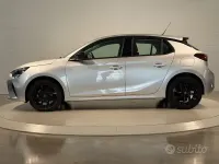 Usata Opel Corsa Design & Tech 75 CV (55 kW) 2022 Grigio Utilitaria