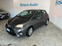 Usata Toyota Yaris Active 90 CV (66 kW) 2015 Grigio Utilitaria