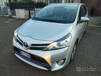 Usata Toyota Verso 112 CV (82 kW) 2015 Grigio Monovolume