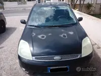 Usata Ford Fiesta 68 CV (50 kW) 2005 Nero Utilitaria