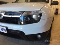 Usata Dacia Duster Lauréate 110 CV (80 kW) 2013 Bianco SUV