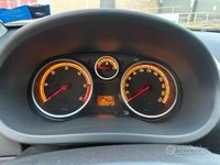 Usata Opel Corsa 75 CV (55 kW) 2007 Grigio(met.) Berlina