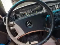 Usata Mercedes 190 72 CV (52 kW) 1986 Grigio Berlina