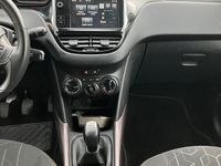 Usata Peugeot 2008 Active 100 CV (73 kW) 2015 Bianco SUV
