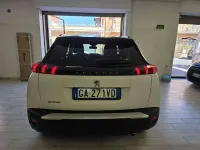 Usata Peugeot 2008 Allure 131 CV (96 kW) 2020 Bianco + tetto nero SUV