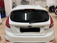 Usata Ford Fiesta Titanium 97 CV (71 kW) 2009 Bianco Berlina