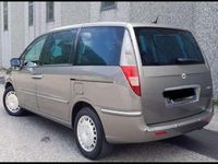 Usata Lancia Phedra 128 CV (94 kW) 2006 Grigio Monovolume