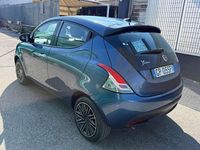 Usata Lancia Ypsilon Silver 69 CV (50 kW) 2023 Blu/azzurro Utilitaria