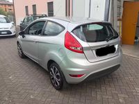 Usata Ford Fiesta 59 CV (43 kW) 2011 Argento Utilitaria