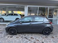 Usata Toyota Yaris Active 69 CV (50 kW) 2011 Grigio Utilitaria