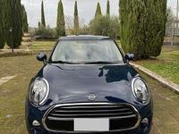 Usata Mini Cooper D 116 CV (85 kW) 2019 Blu/azzurro Utilitaria