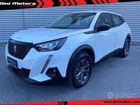 Usata Peugeot 2008 Active 101 CV (74 kW) 2022 Bianco metallizzato SUV