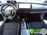 Usata Toyota Prius Lounge 151 CV (111 kW) 2023 Grigio scuro Utilitaria