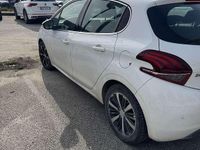 Usata Peugeot 208 Allure 69 CV (50 kW) 2017 Bianco Utilitaria