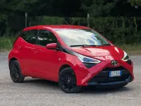 Usata Toyota Aygo Connect Style 72 CV (52 kW) 2021 Rosso Utilitaria
