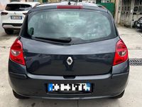 Usata Renault Clio II 98 CV (72 kW) 2006 Grigio Berlina