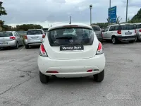 Usata Lancia Ypsilon 80 CV (58 kW) 2016 Bianco Utilitaria