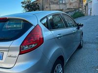 Usata Ford Fiesta Titanium 95 CV (69 kW) 2010 Grigio Berlina