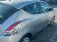 Usata Lancia Ypsilon 80 CV (58 kW) 2017 Grigio Utilitaria