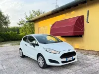 Usata Ford Fiesta 75 CV (55 kW) 2016 Bianco Utilitaria