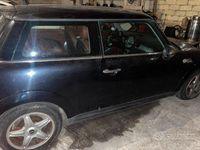 Usata Mini Cooper D 110 CV (80 kW) 2006 Nero Utilitaria
