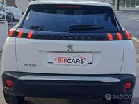 Usata Peugeot 2008 Active 100 CV (73 kW) 2021 Bianco SUV