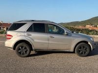 Usata Mercedes ML320 224 CV (164 kW) 2007 Grigio SUV