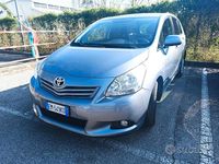 Usata Toyota Verso 126 CV (92 kW) 2012 Grigio Monovolume