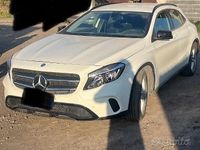 Usata Mercedes GLA200 136 CV (100 kW) 2017 Bianco SUV