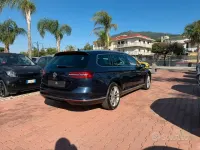 Usata VW Passat Highline 150 CV (110 kW) 2017 Blu Station wagon