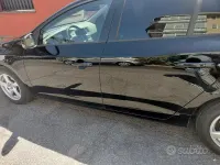 Usata Volvo V60 150 CV (110 kW) 2017 Nero Station wagon