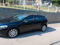 Usata Volvo V40 Momentum 120 CV (88 kW) 2016 Nero Berlina