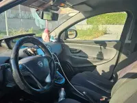 Usata Lancia Ypsilon 60 CV (44 kW) 2012 Nero Utilitaria
