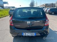 Usata Dacia Sandero 75 CV (55 kW) 2012 Grigio Berlina