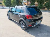 Usata Dacia Sandero Stepway 90 CV (66 kW) 2017 Nero Berlina