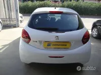 Usata Peugeot 208 75 CV (55 kW) 2016 Bianco Utilitaria