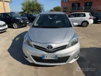 Usata Toyota Yaris Active 90 CV (66 kW) 2012 Bianco Utilitaria