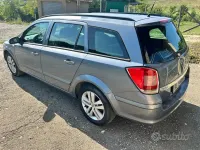 Usata Opel Astra Cosmo 125 CV (91 kW) 2007 Grigio Station wagon