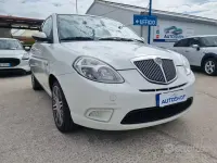 Usata Lancia Ypsilon 60 CV (44 kW) 2009 Bianco Utilitaria