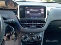 Usata Peugeot 208 82 CV (60 kW) 2016 Nero Utilitaria