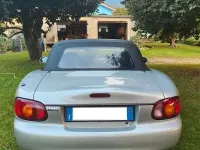 Usata Mazda MX5 110 CV (80 kW) 1999 Grigio Cabrio