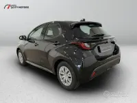 Ny Toyota Yaris Hybrid Active 116 HK (85 kW) 2026 Svart Sedan