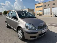 Usata Toyota Yaris Sol 75 CV (55 kW) 2004 Argento Berlina